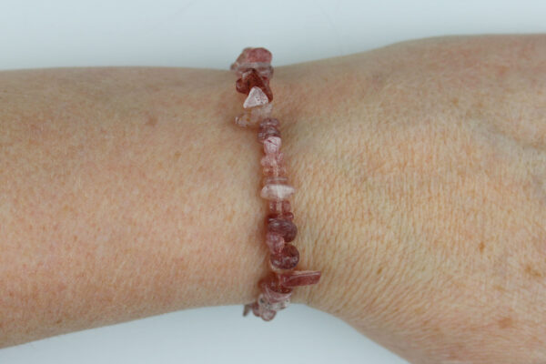 Strawberry Quartz Chipstone Bracelet